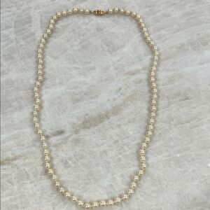 Classic Vintage Cream Pearl Necklace